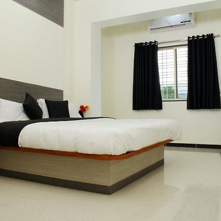 Hotel New Bharti Aurangabad  Bagian luar foto