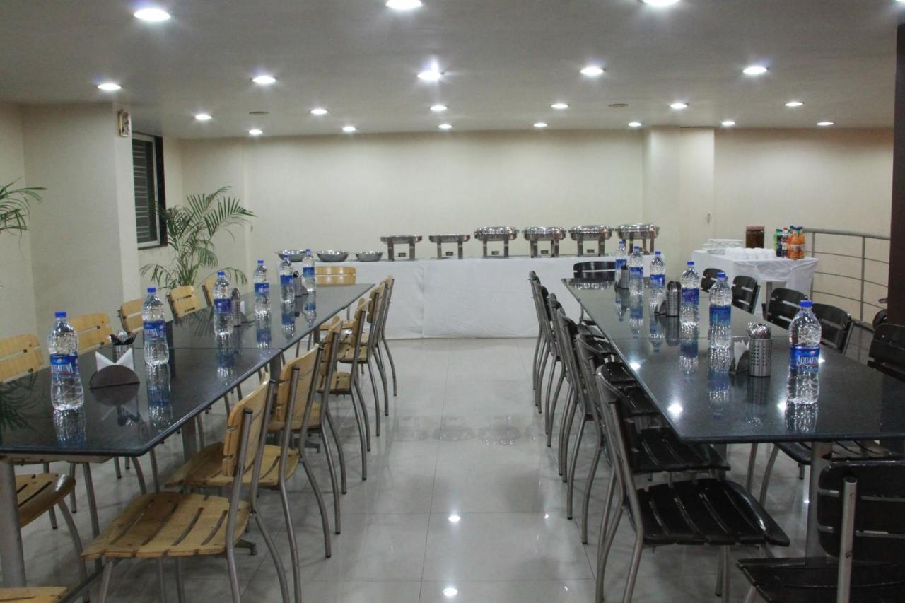 Hotel New Bharti Aurangabad  Bagian luar foto