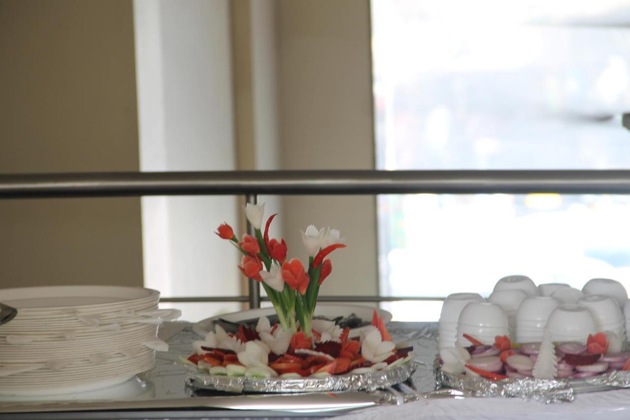 Hotel New Bharti Aurangabad  Bagian luar foto
