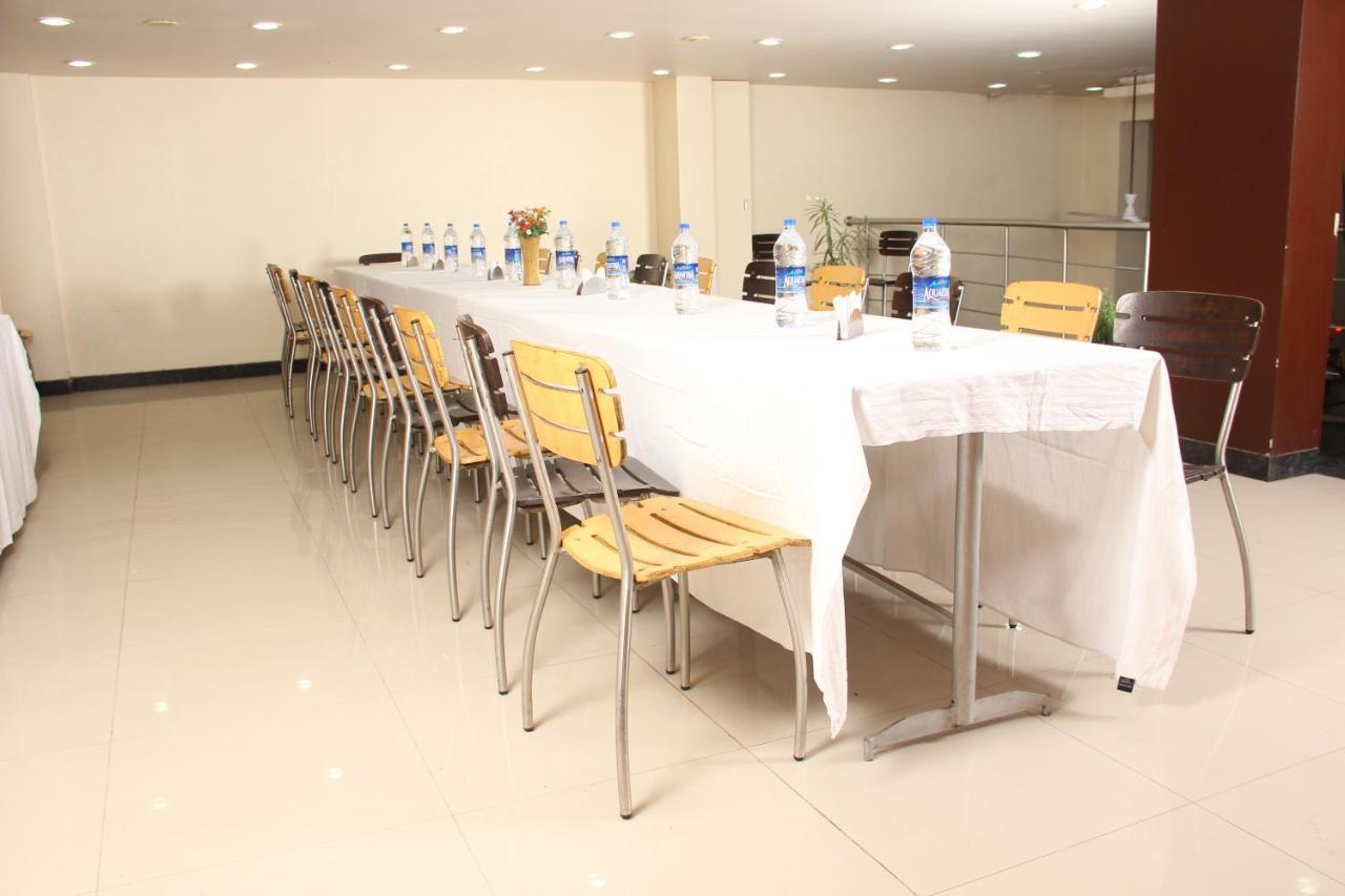 Hotel New Bharti Aurangabad  Bagian luar foto