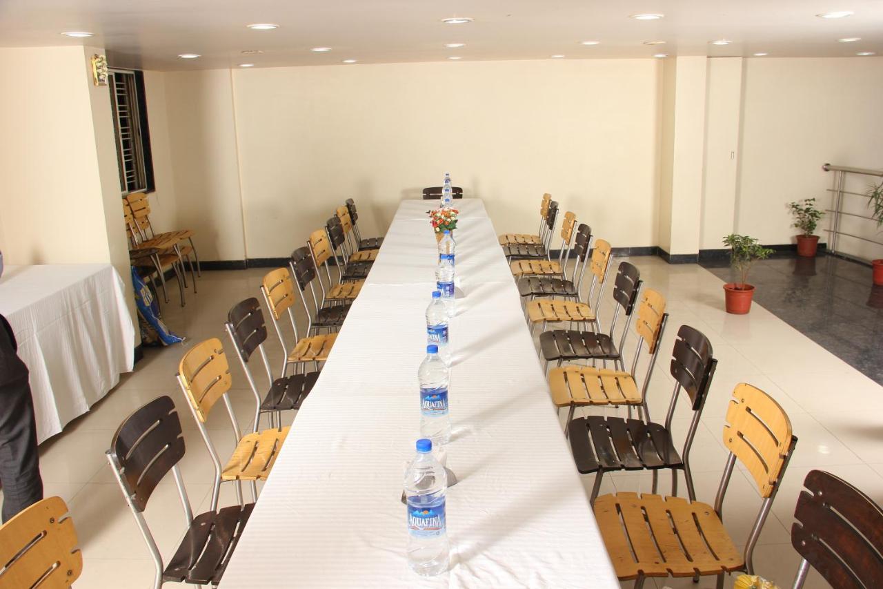 Hotel New Bharti Aurangabad  Bagian luar foto