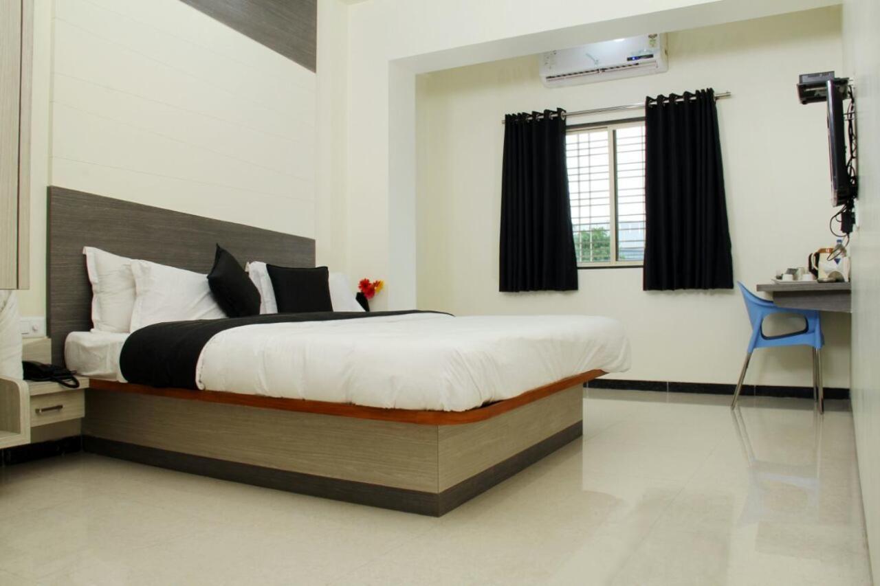 Hotel New Bharti Aurangabad  Bagian luar foto