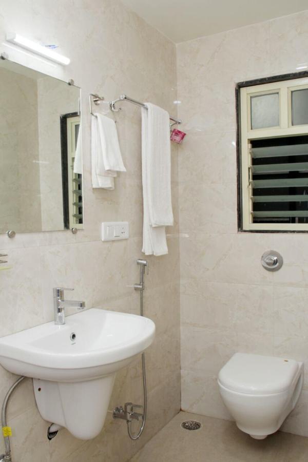 Hotel New Bharti Aurangabad  Bagian luar foto