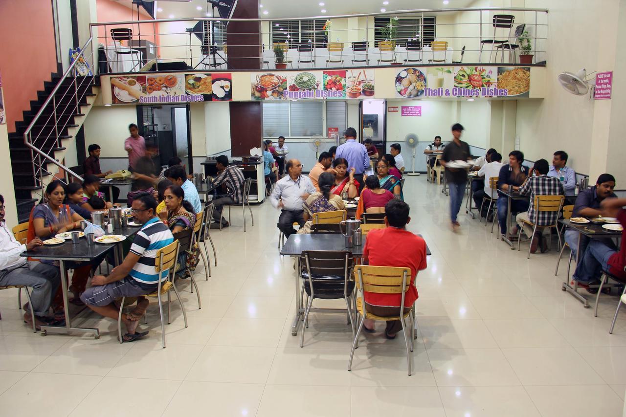 Hotel New Bharti Aurangabad  Bagian luar foto
