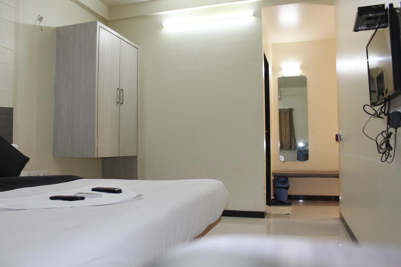 Hotel New Bharti Aurangabad  Bagian luar foto