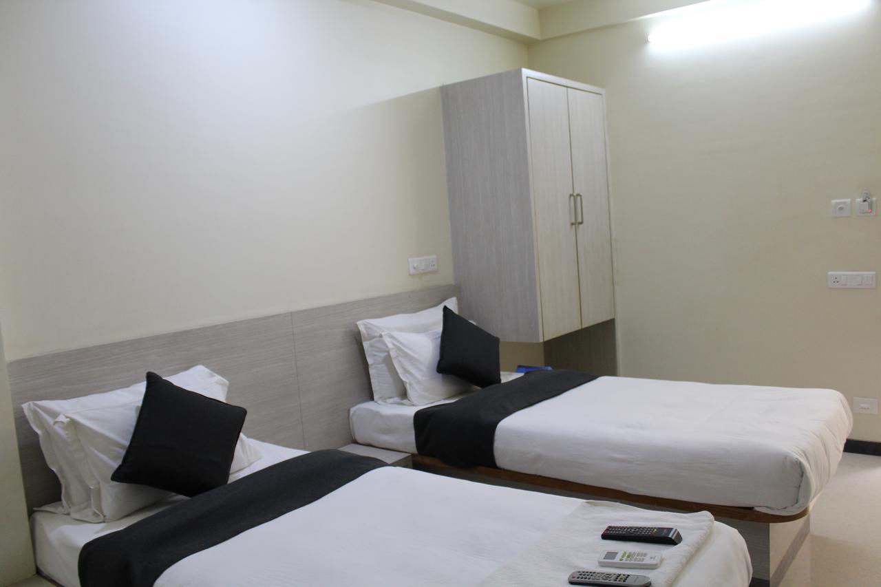 Hotel New Bharti Aurangabad  Bagian luar foto